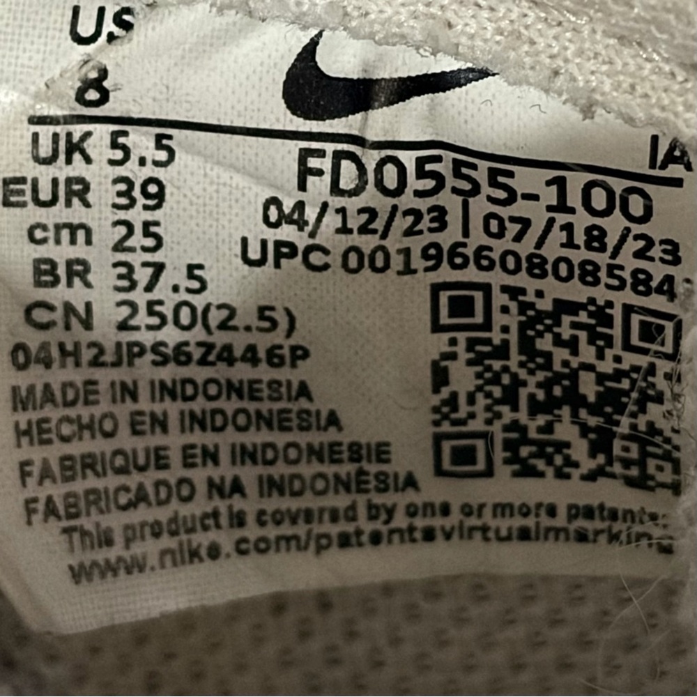 Nike Waffle Debut Running Shoe - Off-White & Gold - Picture 11 of 11